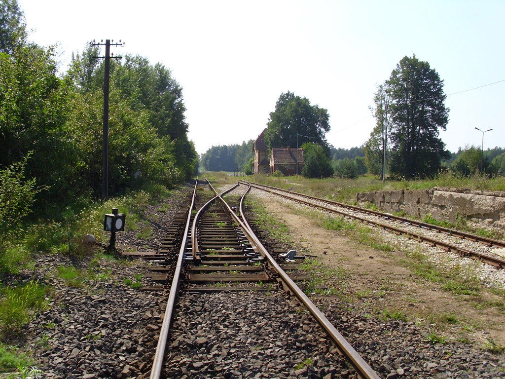 Stacja Gronw  wjazd na stacj od strony agowa (Midzyrzecza)